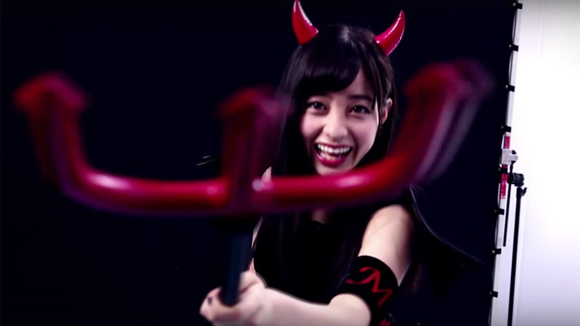 橋本環奈、天使すぎる悪魔に？キュートなメーキング映像公開　メンソレータム「リップベビークレヨン」「リップベビーフルーツ」