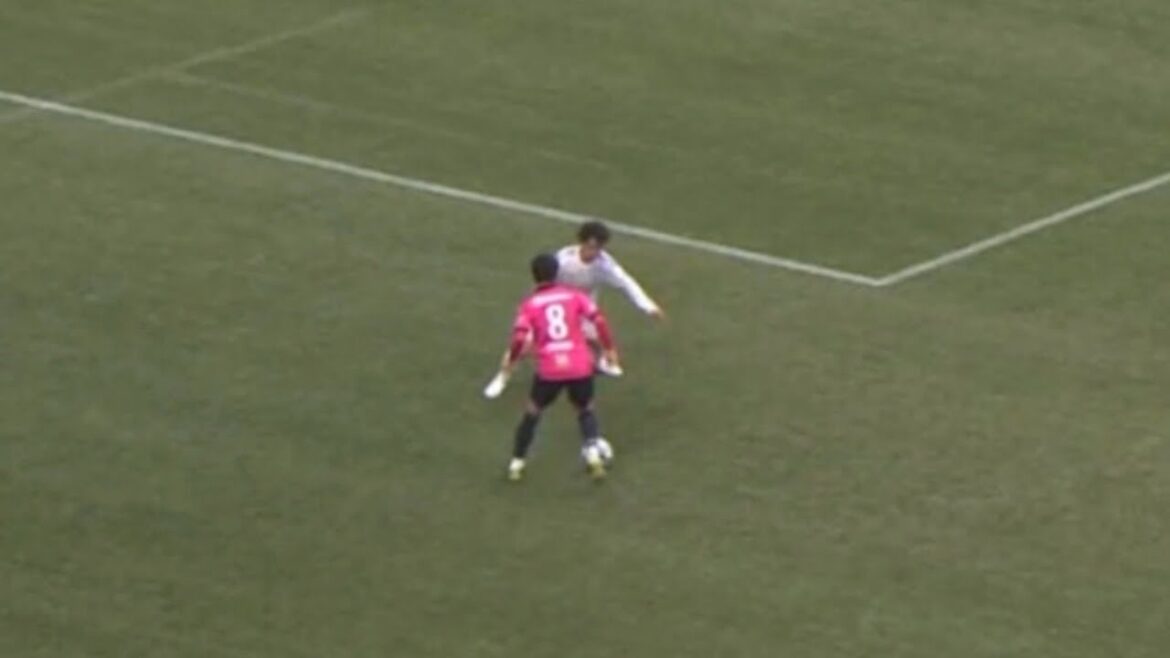 J1でシザーズを披露する香川真司