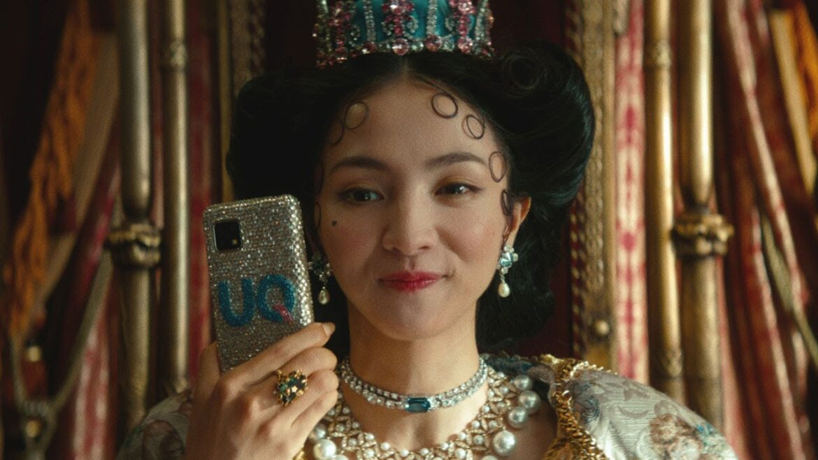 満島ひかり、強引な女王様に “執事”松田龍平と奮闘「UQ mobile」新CMシリーズ『UQUEEN』第一弾「登場」篇 満島ひかり、強引な女王様に “執事”松田龍平と奮闘「UQ mobile」新CMシリーズ『UQUEEN』第一弾「登場」篇