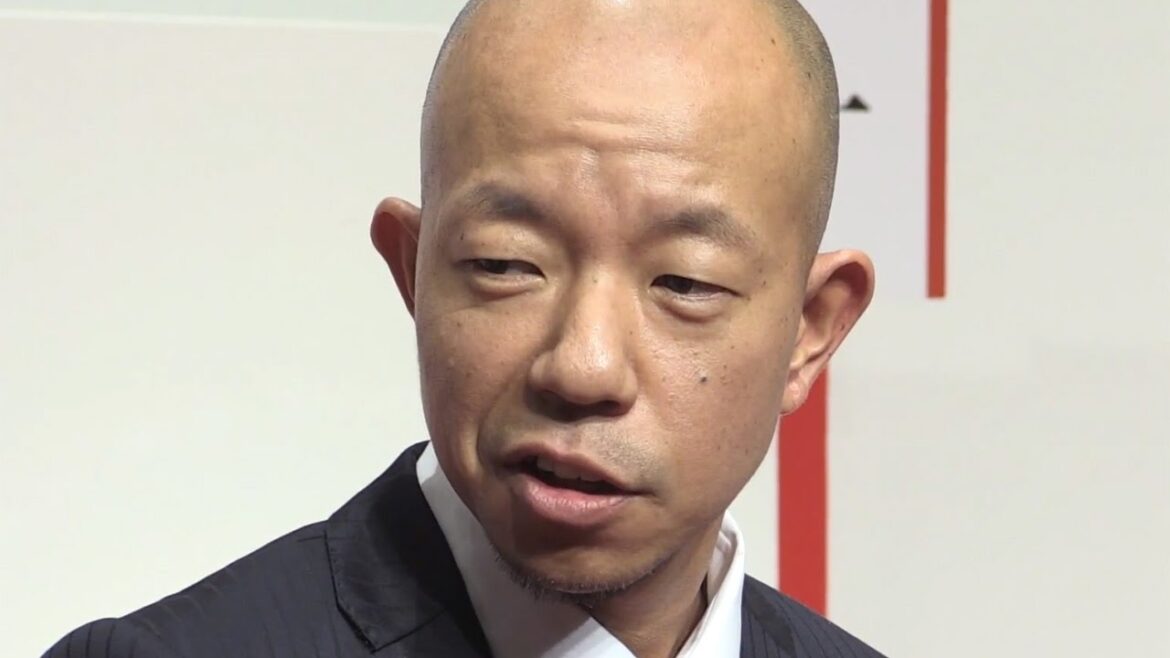 バイきんぐ・小峠、坂口杏里との年内結婚は「ない」　「2015年用年賀　お年玉くじ抽せん会」会見2