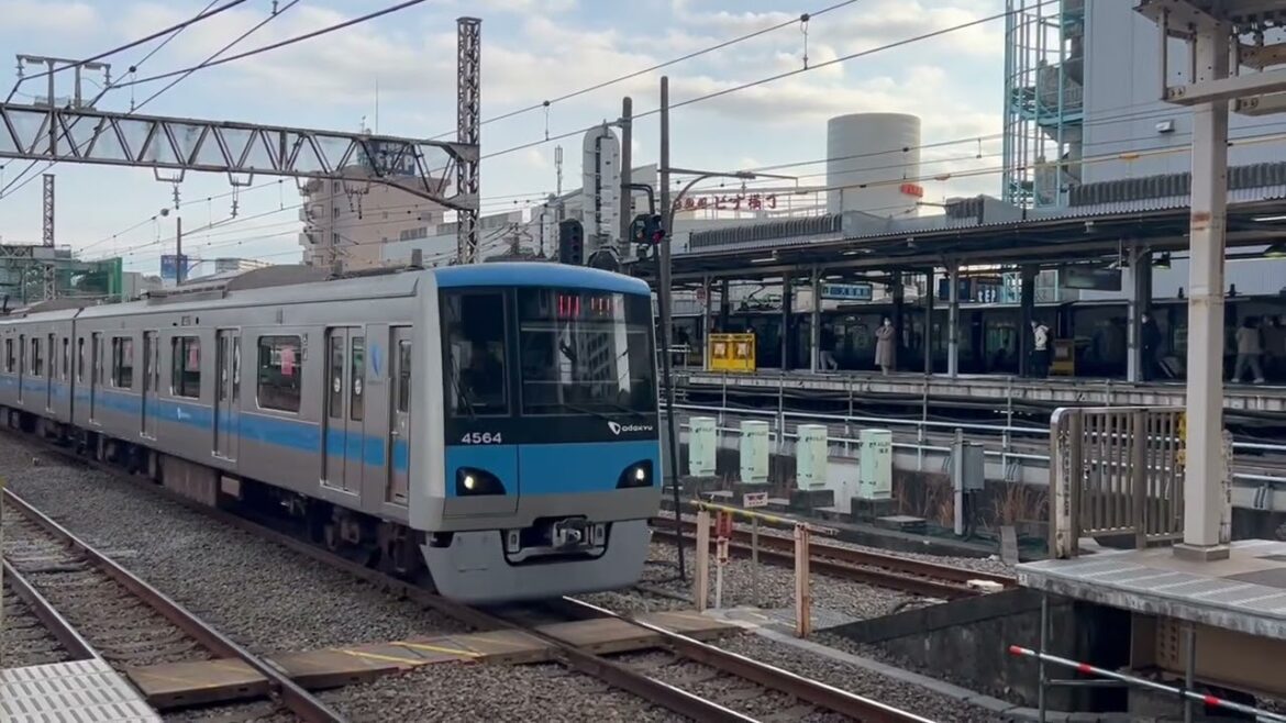 小田急線　海老名駅で徒然なる撮影　2023/2/4　Taken in idleness at Ebina Station on the Odakyu Line February 4, 2023