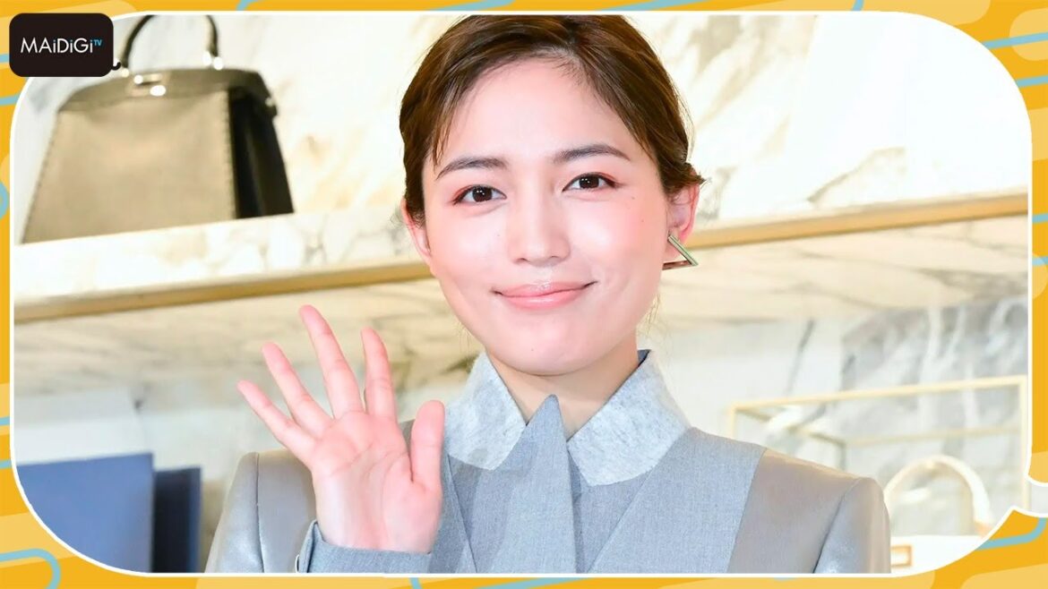 川口春奈、フェンディコーデで笑顔　アンバサダー就任に「ワクワクしています」