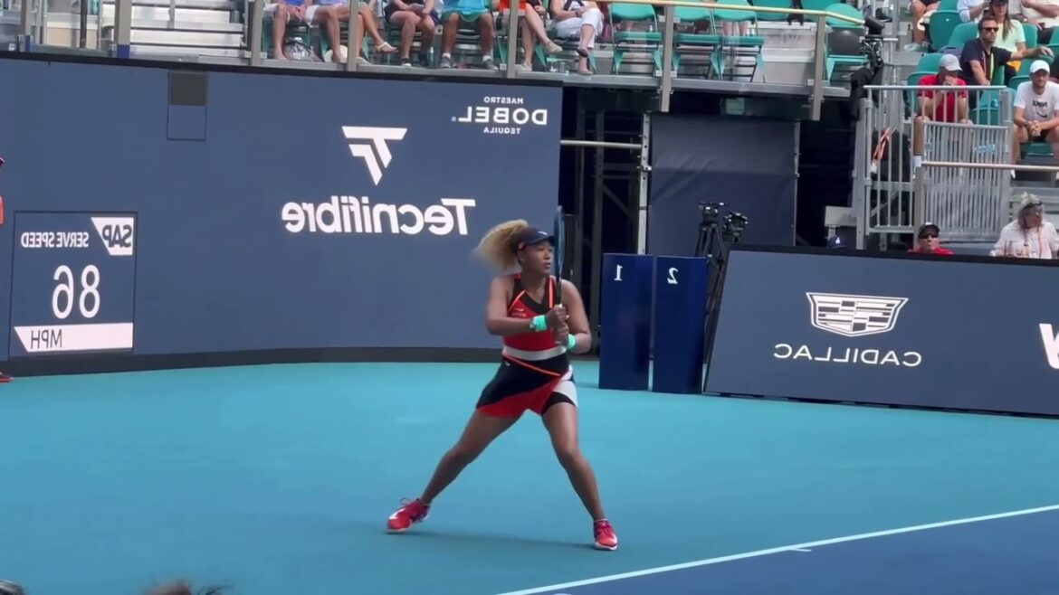 左利き編集大坂なおみの高い打点で強打するバックハンドストローク / Naomi Osaka Backhand hard hit Slow Motion [A2]