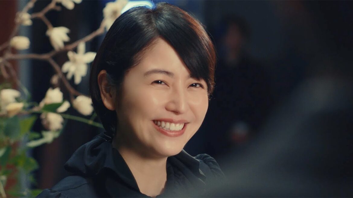 長澤まさみ、休日は競馬場ざんまい!?　見上愛は興味津々　JRA新CM「UMAJO ON AIR」編