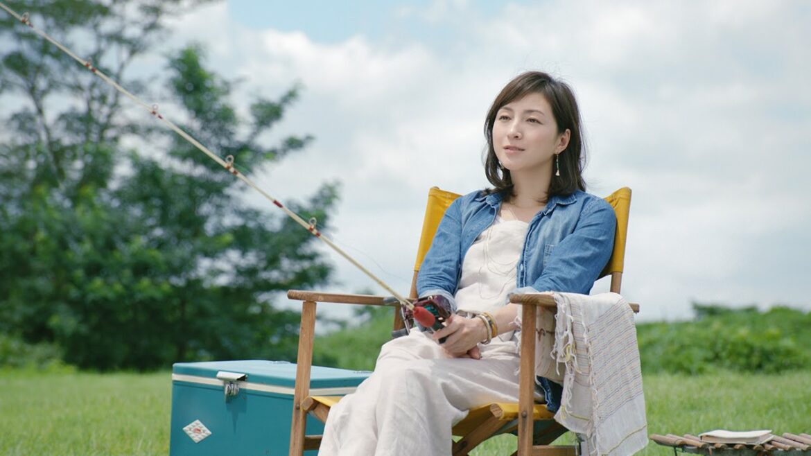 広末涼子、池から登場のロバート秋山に…　ノンアルコール飲料「のんある気分」新CM