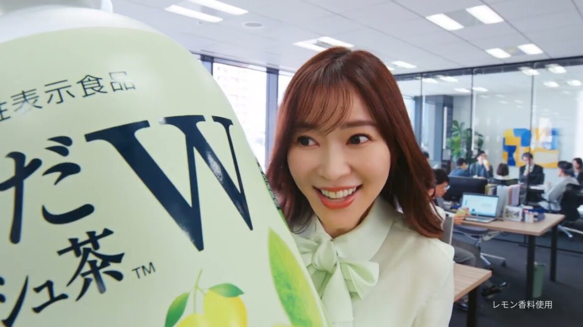 【からだリフレッシュ茶W】 指原莉乃 TVCM「リフレッシュの差し入れ」篇 15秒 Karada Refresh Cha W TVCF