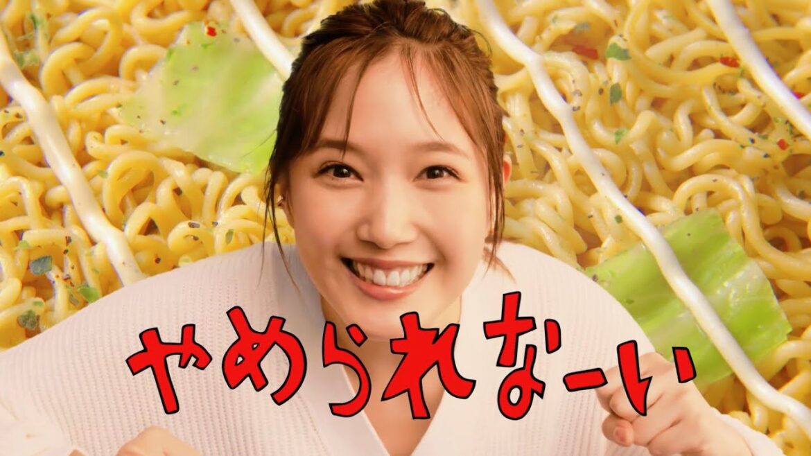 本田翼、クレしん「ダメダメの歌」替え歌ではねる、よける、食べる！「明星 一平ちゃん夜店の焼そば」CM＋メイキング＋インタビュー