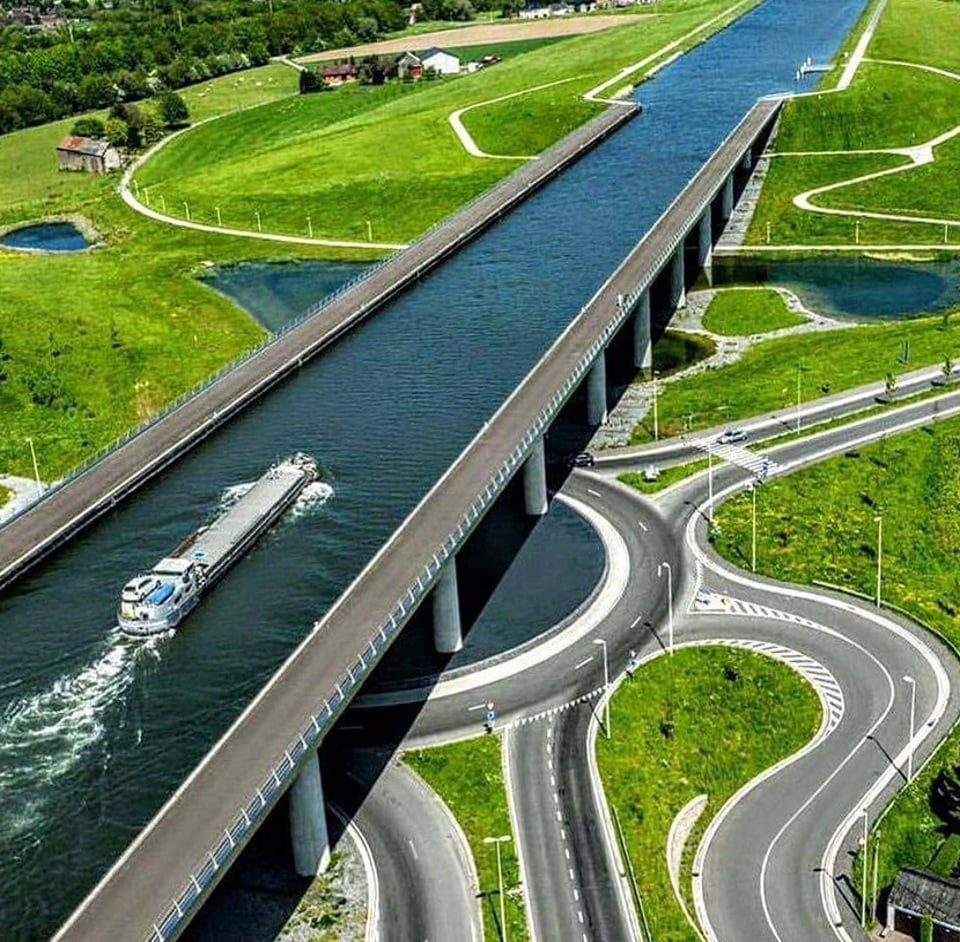 ホーデン エメリー、ベルギーのサルト運河橋 News WACOCA JAPAN People, Life, Style