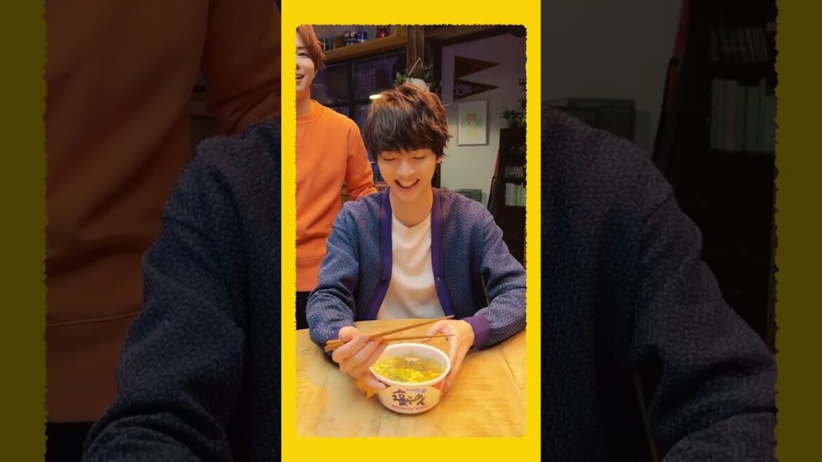 【玉森裕太】サッポロ一番塩らーめんで右左チャレンジしたら、和風ラーメンができた #shorts