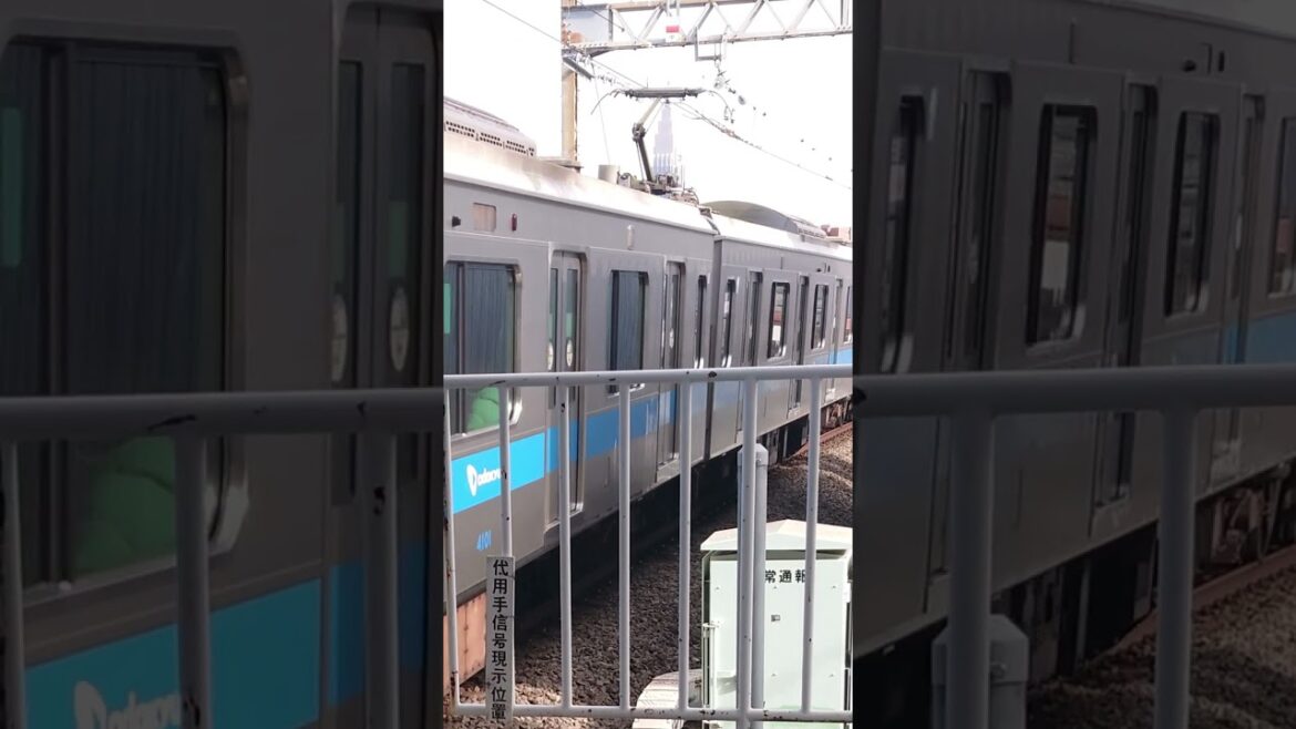 小田急線のパンタグラフから火花#shorts