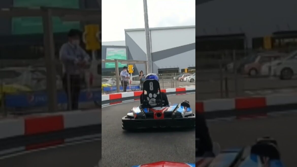 【危険】先輩のゴーカートの運転が下手すぎて怖すぎる件ww悲鳴がうるさいです【カート視点】