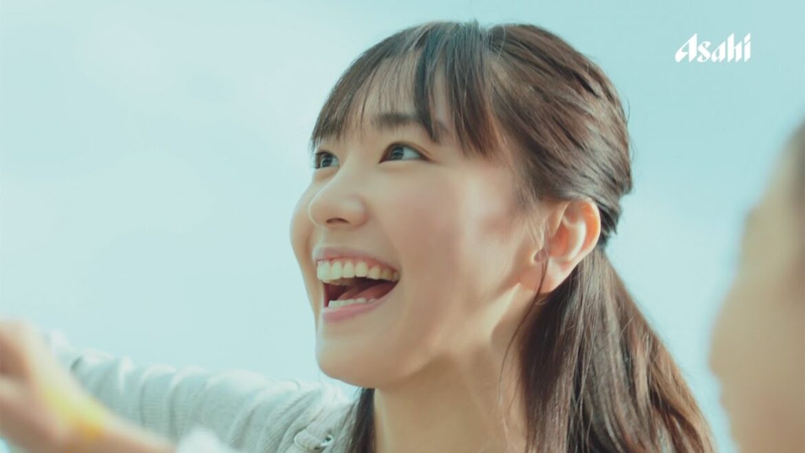 新垣結衣「そんな私でいいじゃない！」　ポジティブ笑顔の“子供のような大人”に　「アサヒ　十六茶」新CM
