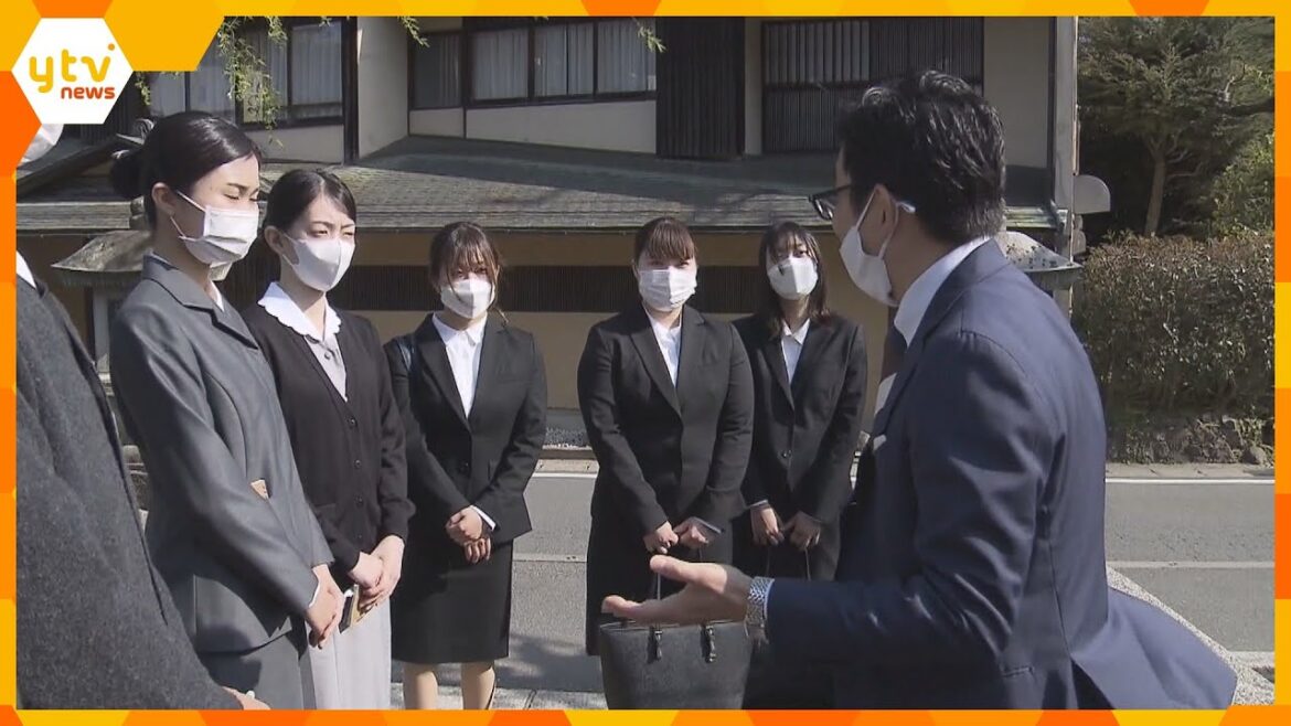 温泉地の兵庫・城崎温泉　“初”１１の旅館による合同入社式　「まずは街のことをしっかり覚えたい」