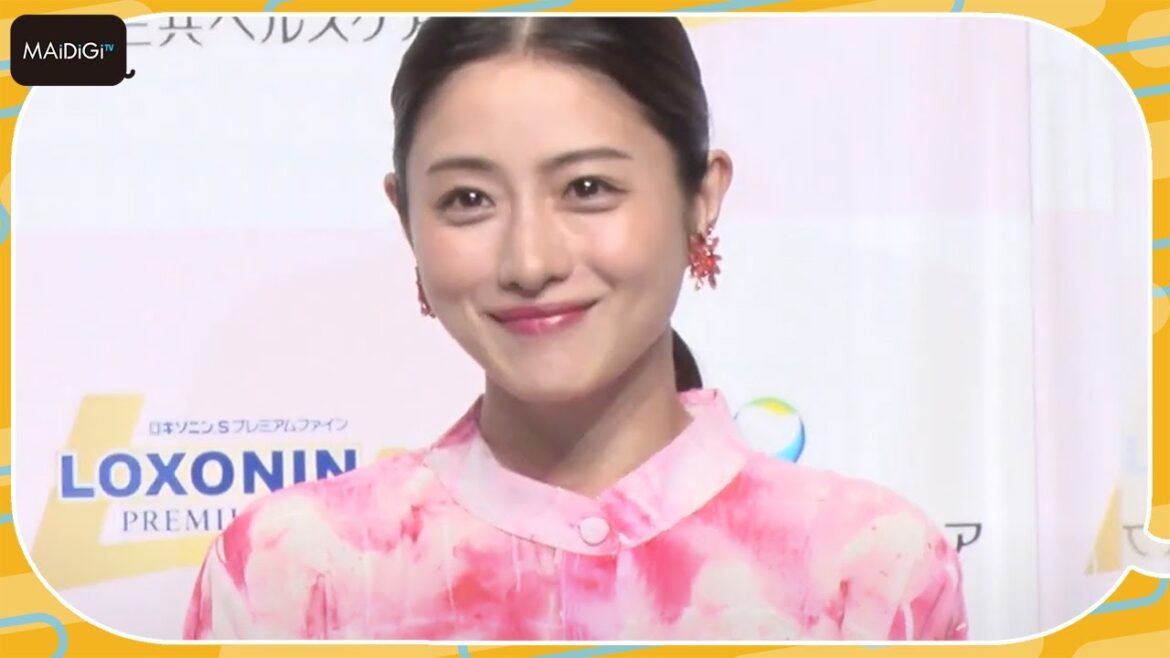 石原さとみ、出産後初の公の場　華やかピンクドレスで登場