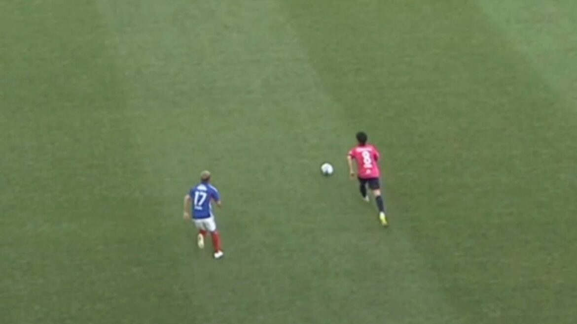 針の穴を通すようなスルーパスをする香川真司