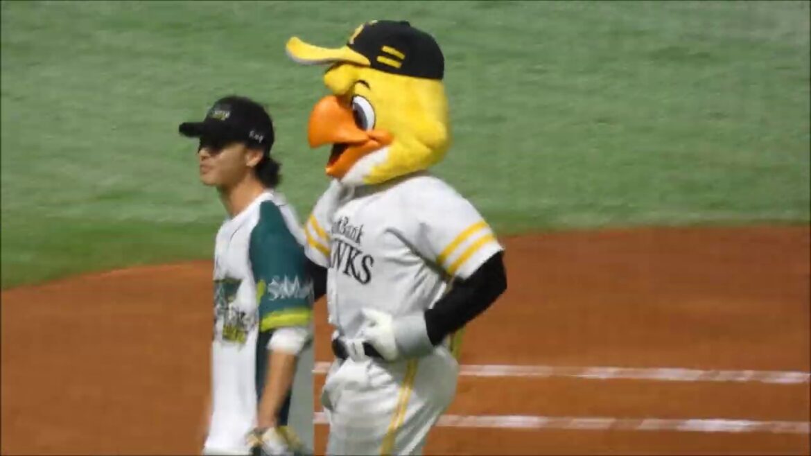 SMBC日本シリーズ第２戦　始球式　伊藤健太郎