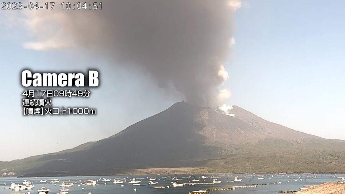 【連続噴火】2023年4月17日 09:49 桜島 噴火 1000m / 09:55 桜島 噴火 1500m / Sakurajima Eruption