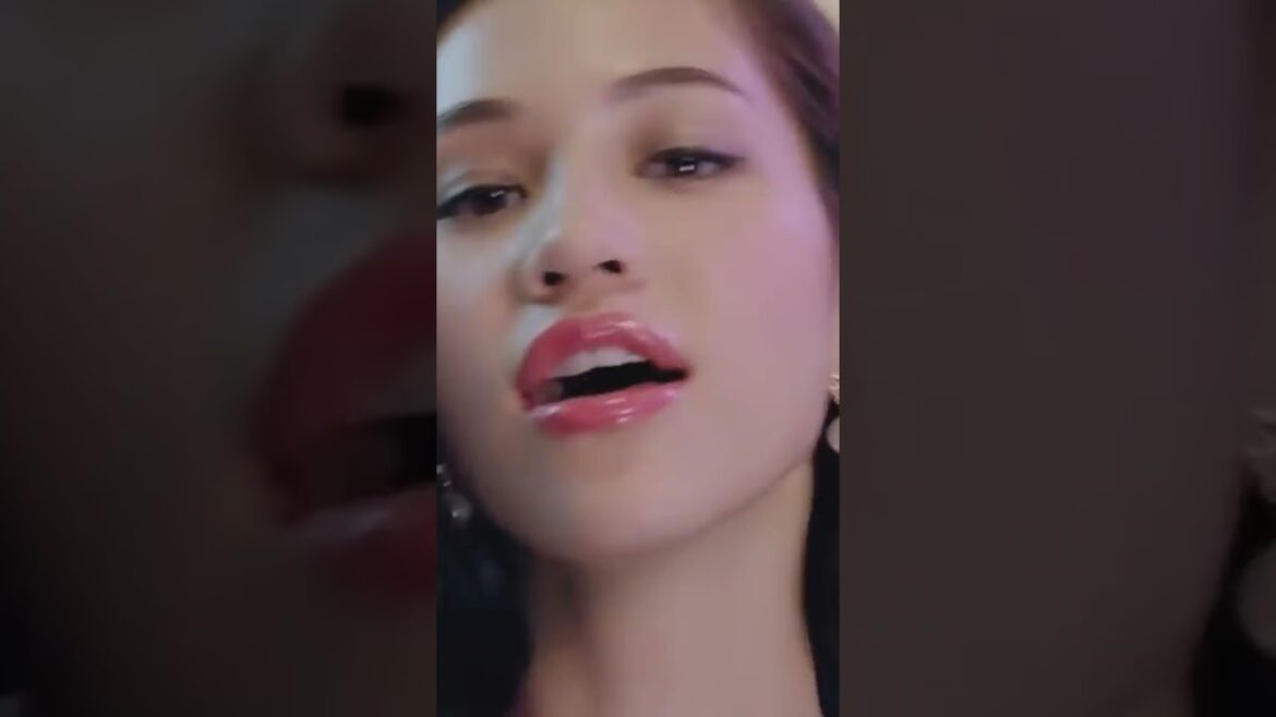 【MAQuillAGE】発色のよい水原希子
