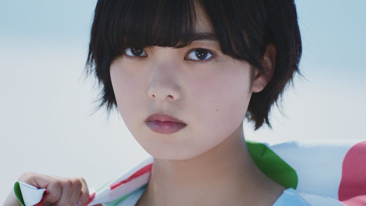欅坂46絶対的センター・平手友梨奈、砂漠地帯で日差しに負けない力強い眼差し　『ミルミル/ミルミルS』新TVCM「美しく生きる」篇「はじめよう」篇＆メイキング映像