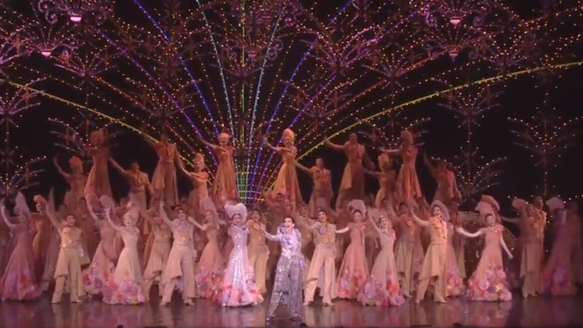 星組公演『ベルリン、わが愛』『Bouquet de TAKARAZUKA』初日舞台映像（ロング）