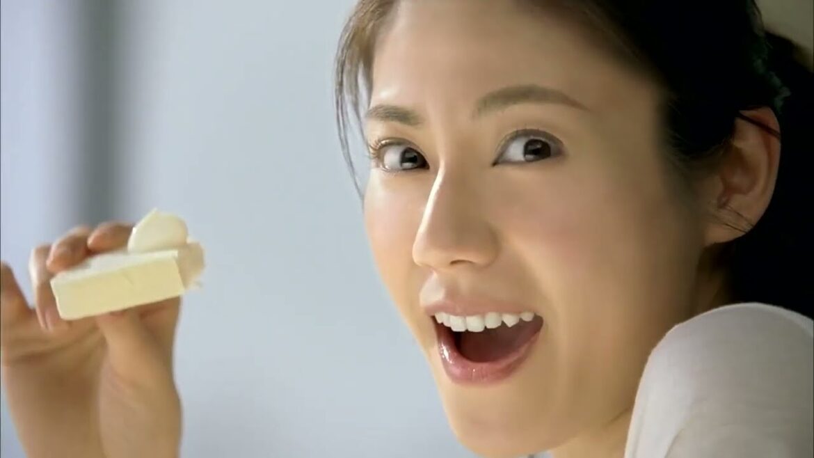 CM  明治ふんわりムースソフトクリーミースム―ス　　松下奈緒