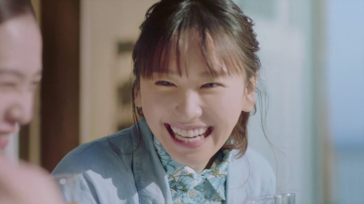 新垣結衣、姉の家で癒され和む日常過ごす　楽曲には松任谷由実「やさしさに包まれたなら」　『アサヒ 十六茶』新CM「十六茶家族」篇＆メイキング映像