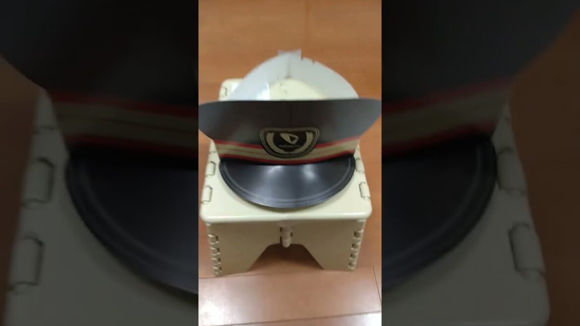 さすが小田急線！この帽子人気出る！毎日被って楽しんでる。