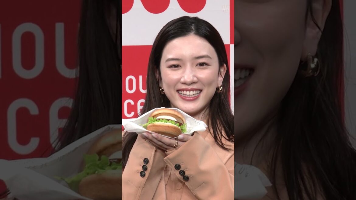 永野芽郁、モスバーガーブランドキャラクター就任イベントで記者を羨ましがる