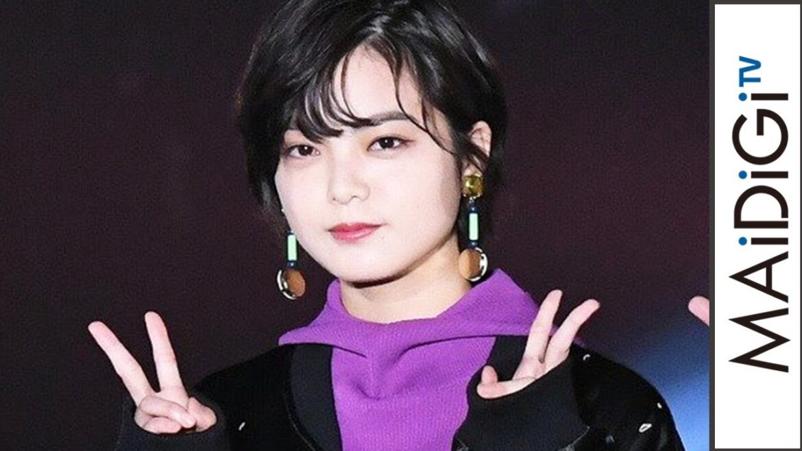 欅坂46平手友梨奈、ガールズアワード登場　笑顔でピースも　共演者から“Sっぷり”暴露され…　「ガールズアワード 2018 A／W」