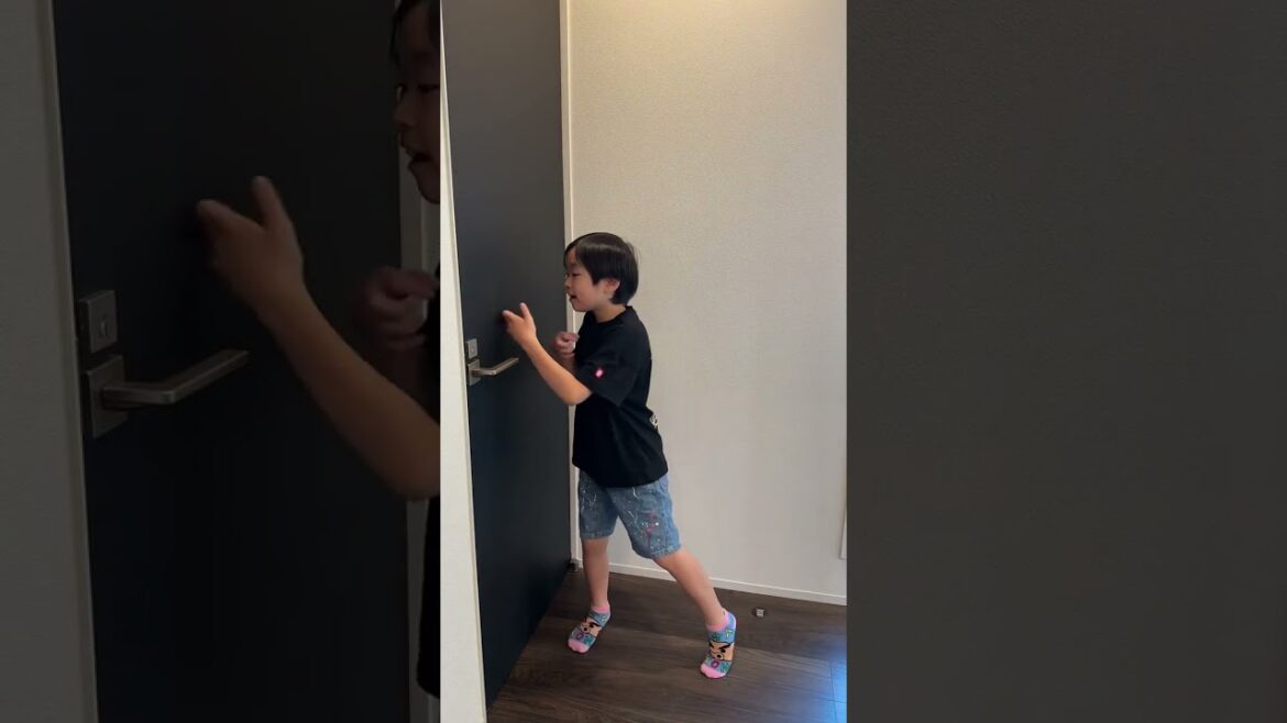 knock on the door🤣part2 #shorts #レオ