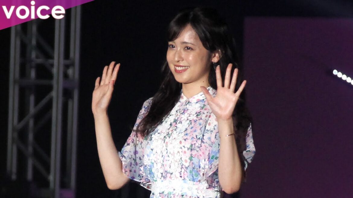 元フジアナ久慈暁子、出身の岩手でランウェイ「久々なので緊張しました！」：TGC teen ICHINOSEKI
