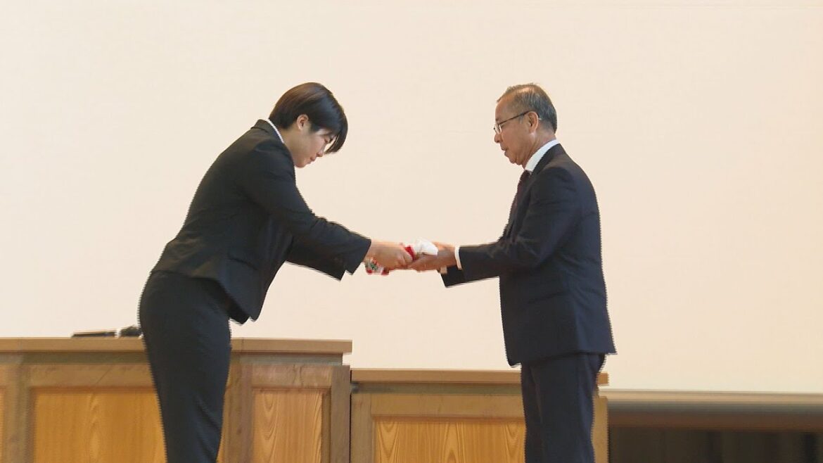 國學院栃木高校出身の女子ラグビー日本代表"松田凜日選手"　母校にユニホームを寄贈