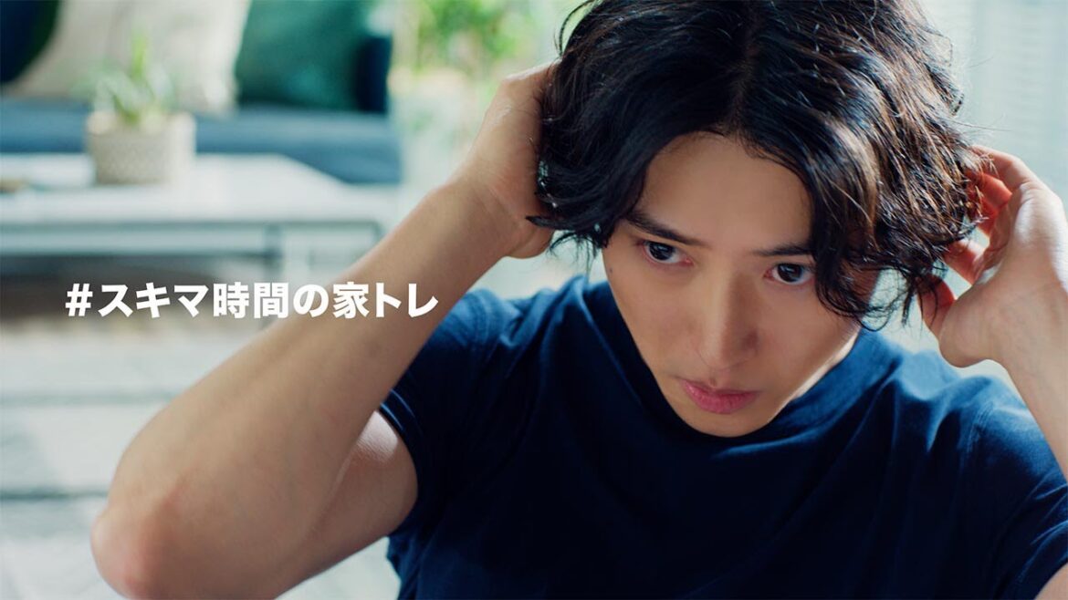 山﨑賢人、爽やかなトレーニング姿披露　明治「ザバス」新CM「運動したら、ザバス。」編