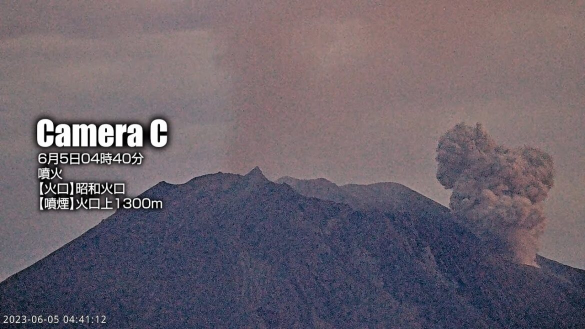 【昭和火口】2023年6月5日 04:40 桜島 噴火 1300m / Sakurajima Eruption