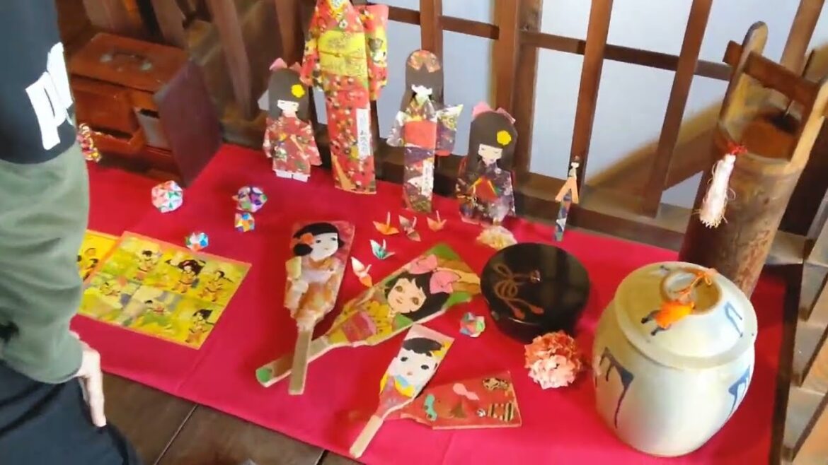 【桃の節句】築１２０年の豪商屋敷でひな祭り、人形５００点華やか