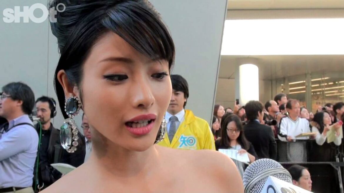 映画「カラスの親指」石原さとみさん 思い出の映画は？ 東京国際映画祭