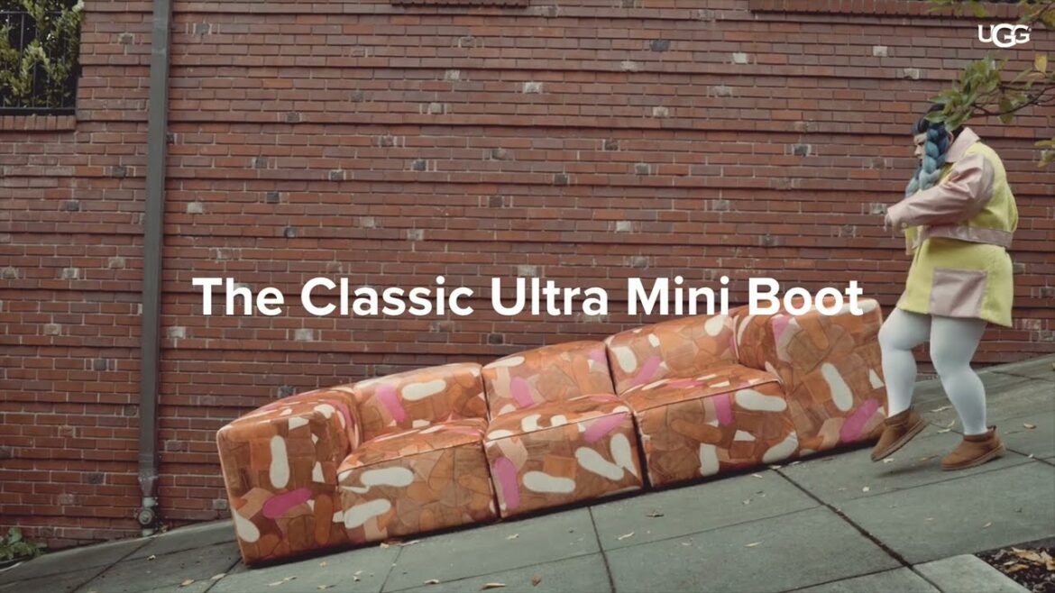 UGG® AW22キャンペーン「Feels Like UGG®」CLASSIC ULTRA MINI with 渡辺直美