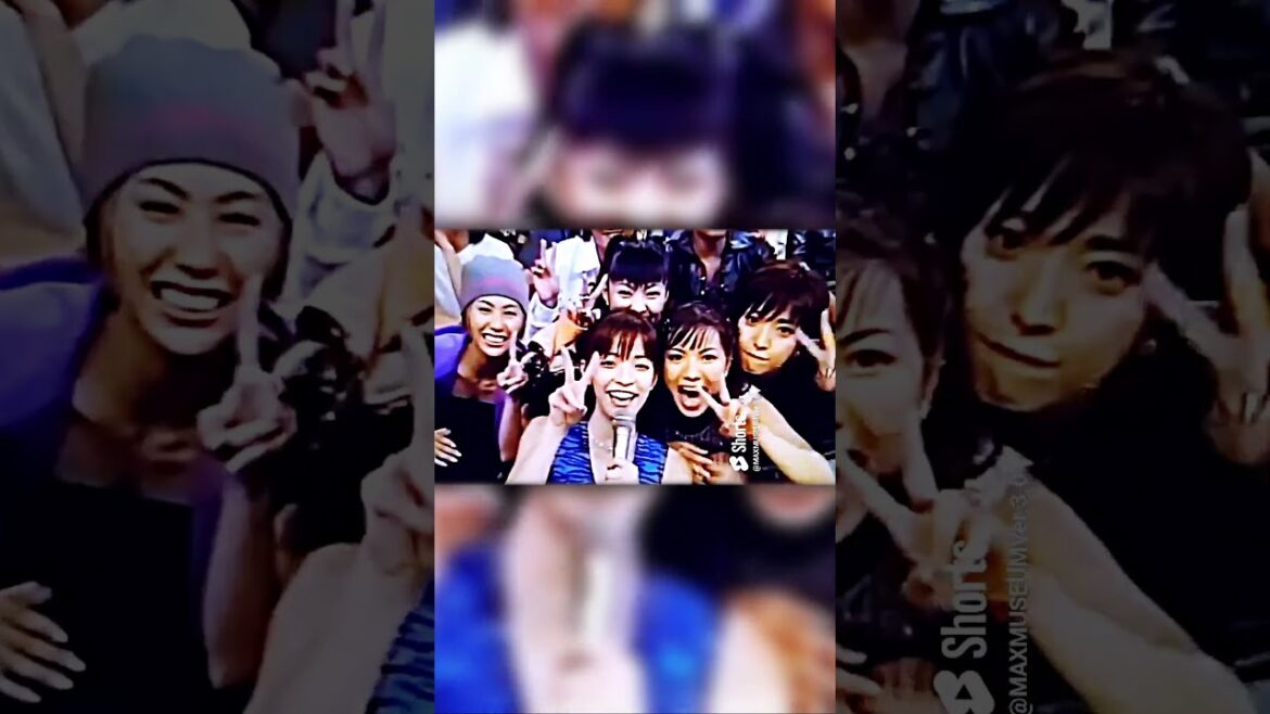 知念里奈 MAX・5人でピース ✌️