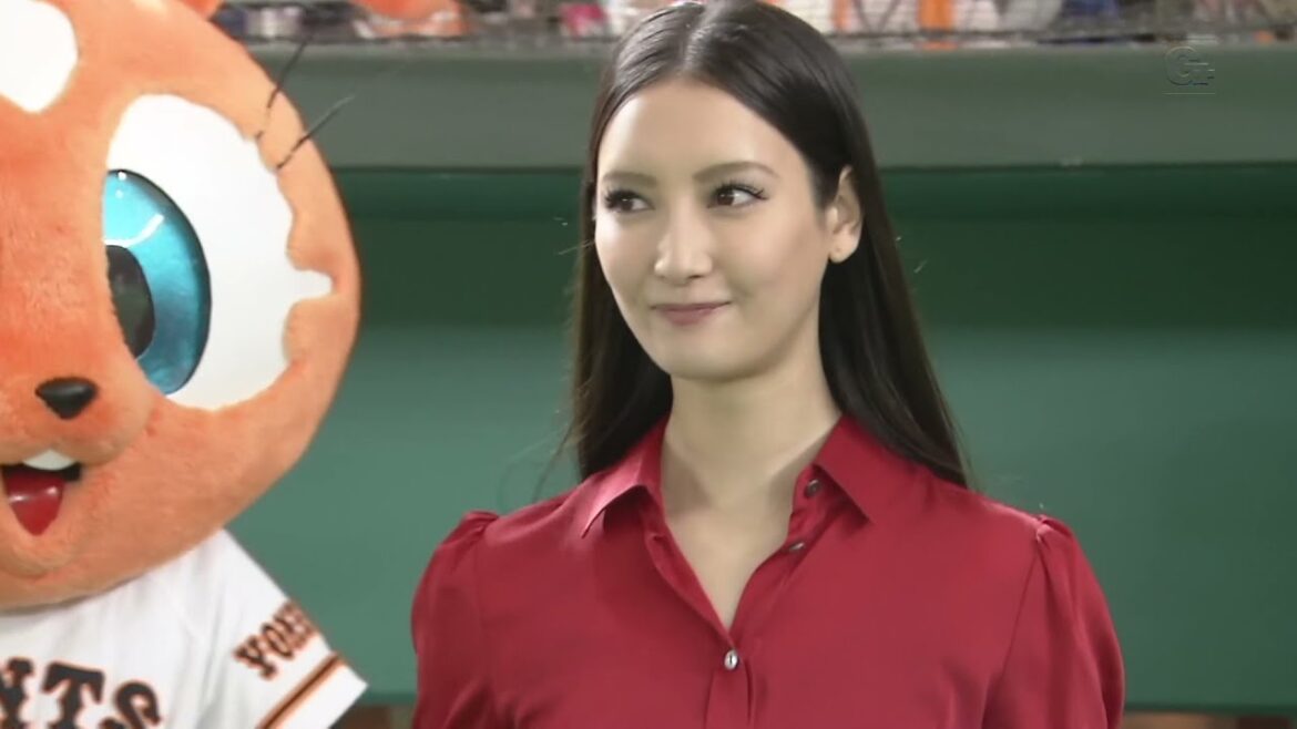 菜々緒 始球式 2018/3/31 巨人 vs. 阪神@東京ドーム 菜々緒 始球式 2018/3/31 巨人 vs. 阪神@東京ドーム