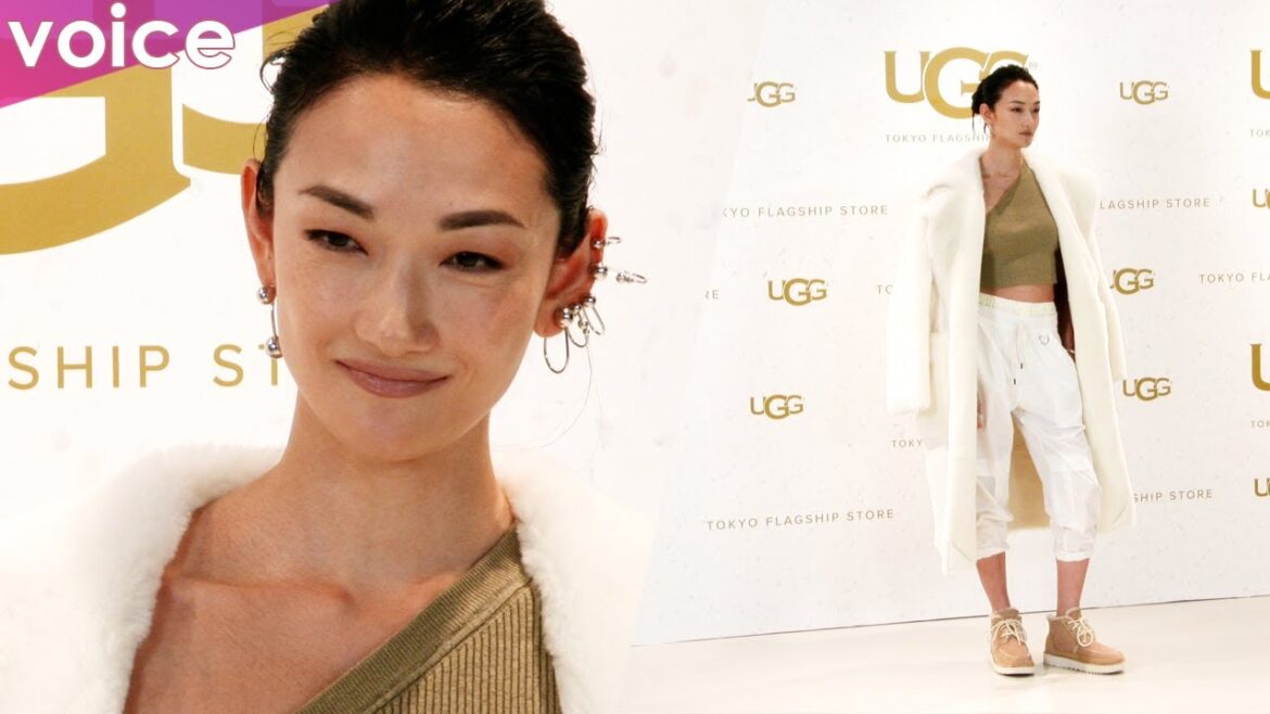 冨永愛、スポーティなファッションにプラミアムなコートを組み合わせたコーデ：「UGG TOKYO FLAGSHIP STORE」オープニングイベント