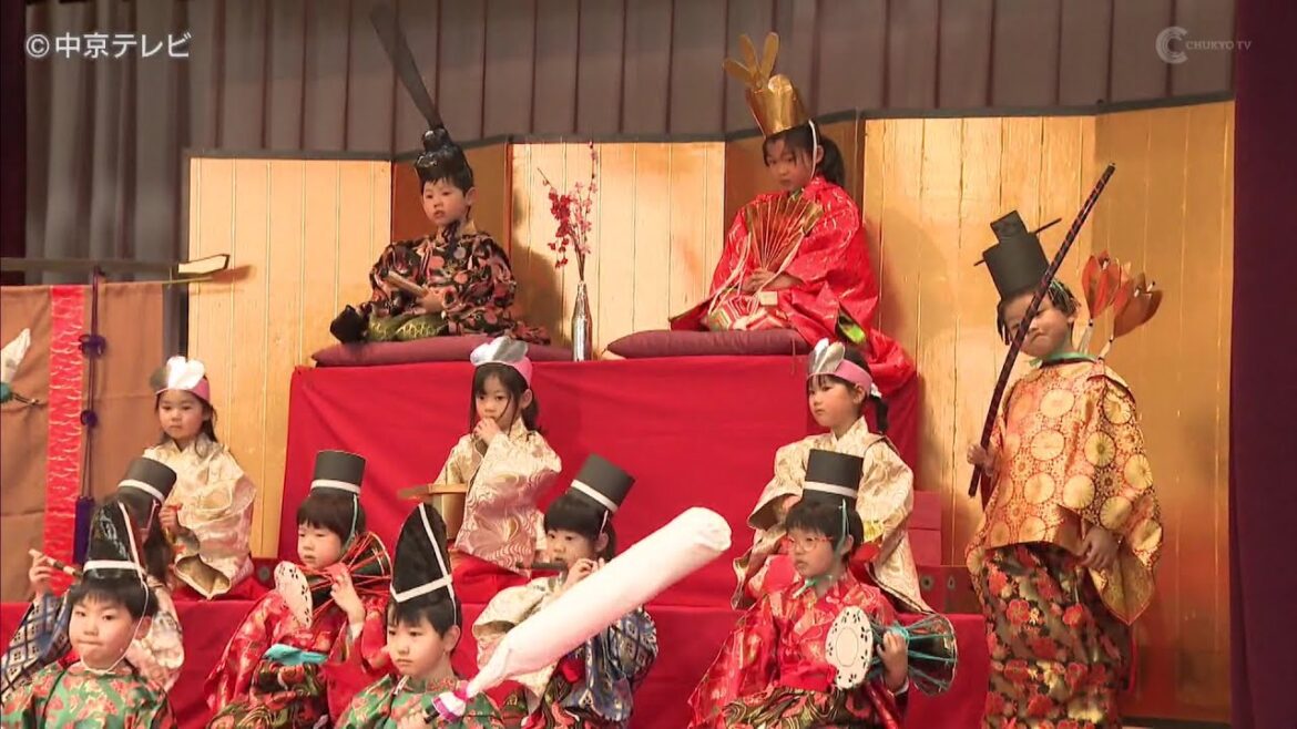 【どきどきした】園児がかわいらしい“おひなさま”に変身　伝統行事｢ひな祭りの会｣　岐阜・高山市 高山短期大学付属幼稚園
