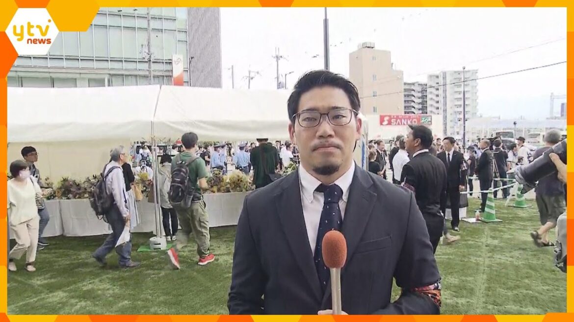 安倍元首相銃撃１年「事件がなかったら良かったのに」現場に設置された献花台には多くの人が訪れる
