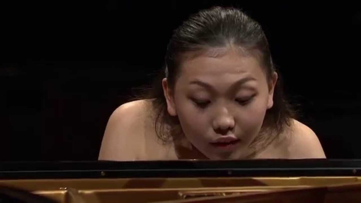 Aimi Kobayashi – Scherzo C sharp minor Op. 39 (firs stage)