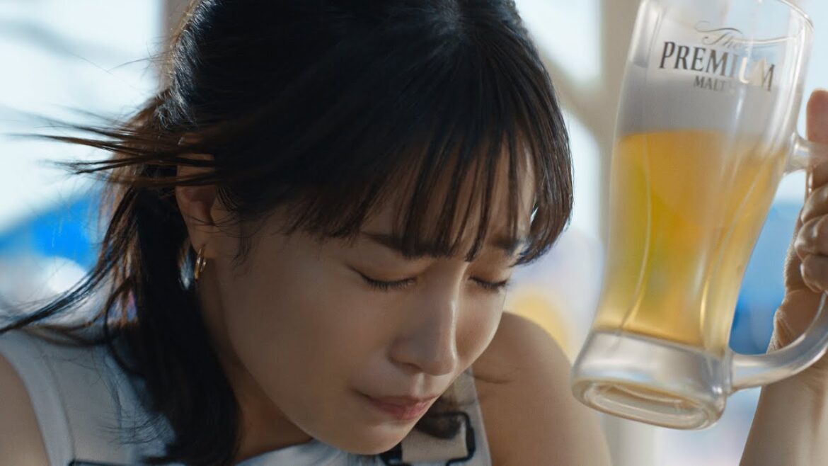 ザ・プレミアム・モルツ 『週末のごほうび・すず登場（たまらんっ）』 6秒 広瀬すず サントリー CM