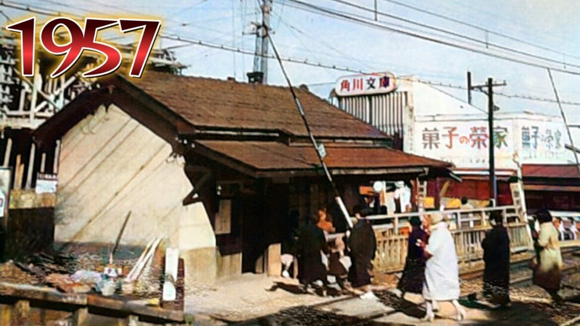 1957 この駅はどこですか？　～最近何かと話題のお店が近くにある小田急線の駅舎～