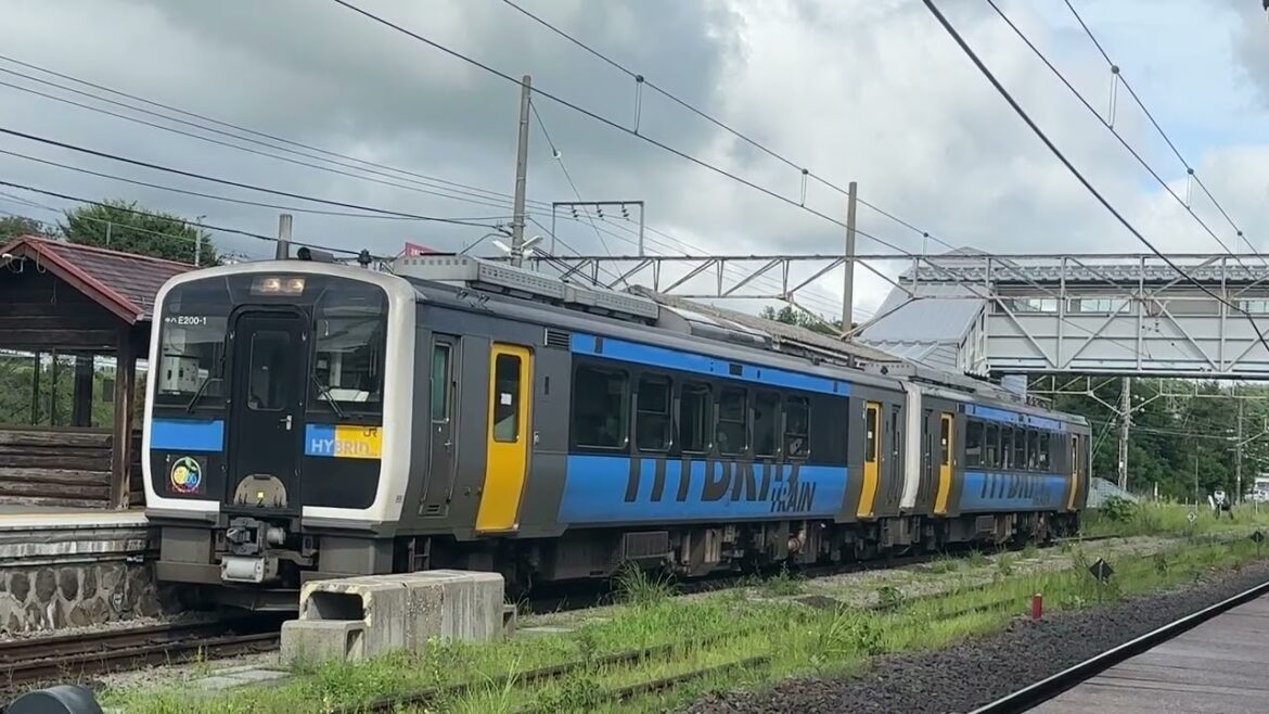 【キハE200形】小海線普通小諸行き　小淵沢発車。#jr東日本 #小海線