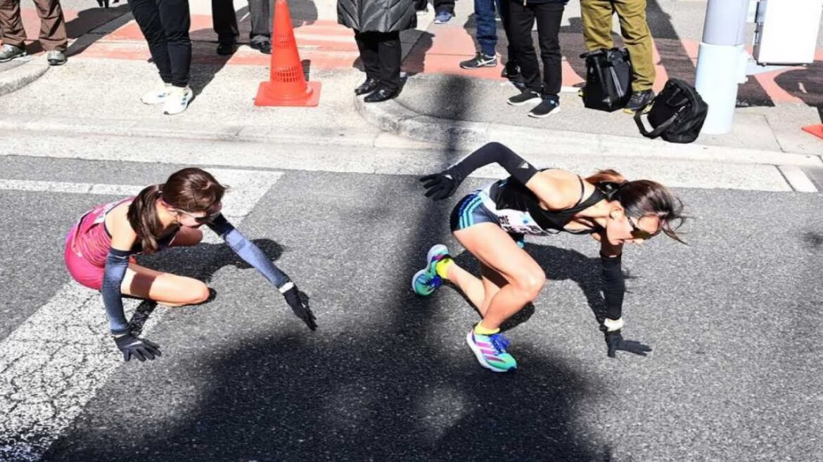 【大阪国際女子マラソン】『佐藤早也伽』の転倒に批判殺到！許さない！(号泣　途中棄権　瞬間　接触事故　安藤友香　ハイライト)