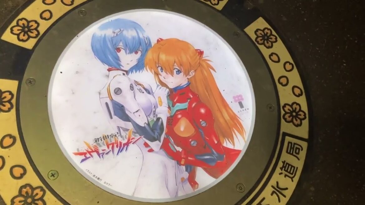 所沢サクラタウンのアニメマンホール。KADOKAWA武蔵野ミュージアム。エヴァンゲリオン、ガンダム、狼と香辛料、ソードアートオンライン