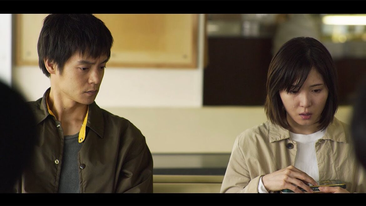 松岡茉優、家族の“ある秘密”に大粒の涙…　窪田正孝とダブル主演　映画「愛にイナズマ」本予告
