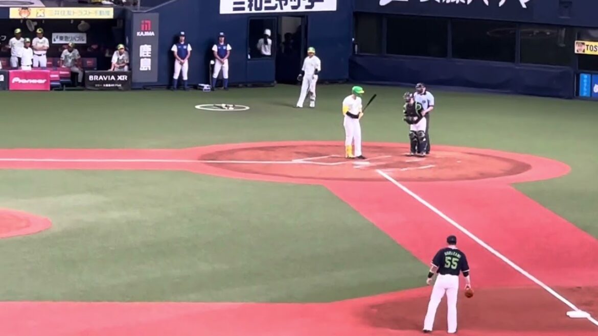 【バットも飛んだ】#阪神  #佐藤輝明 選手 強烈ヒット23.8.13.  🆚 #東京ヤクルトスワローズ🏟#京セラドーム大阪